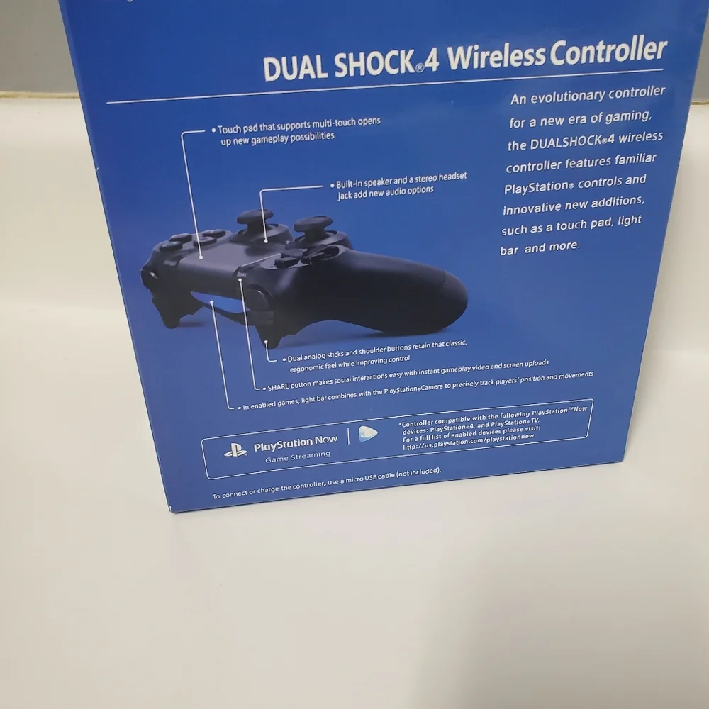 PS4 controllers - Picture 3 of 3